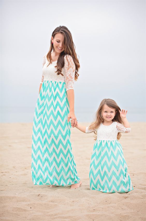 mom and daughter similar dress