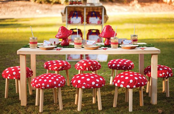 Enchanted Forest Party Theme Ideas for Kids Birthday outdoor table seating momooze.com online magazine for moms