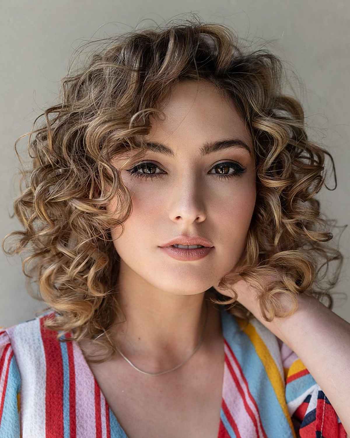 13+ Stylish Hairstyles For Short Curly Hair That Are Easy To Maintain