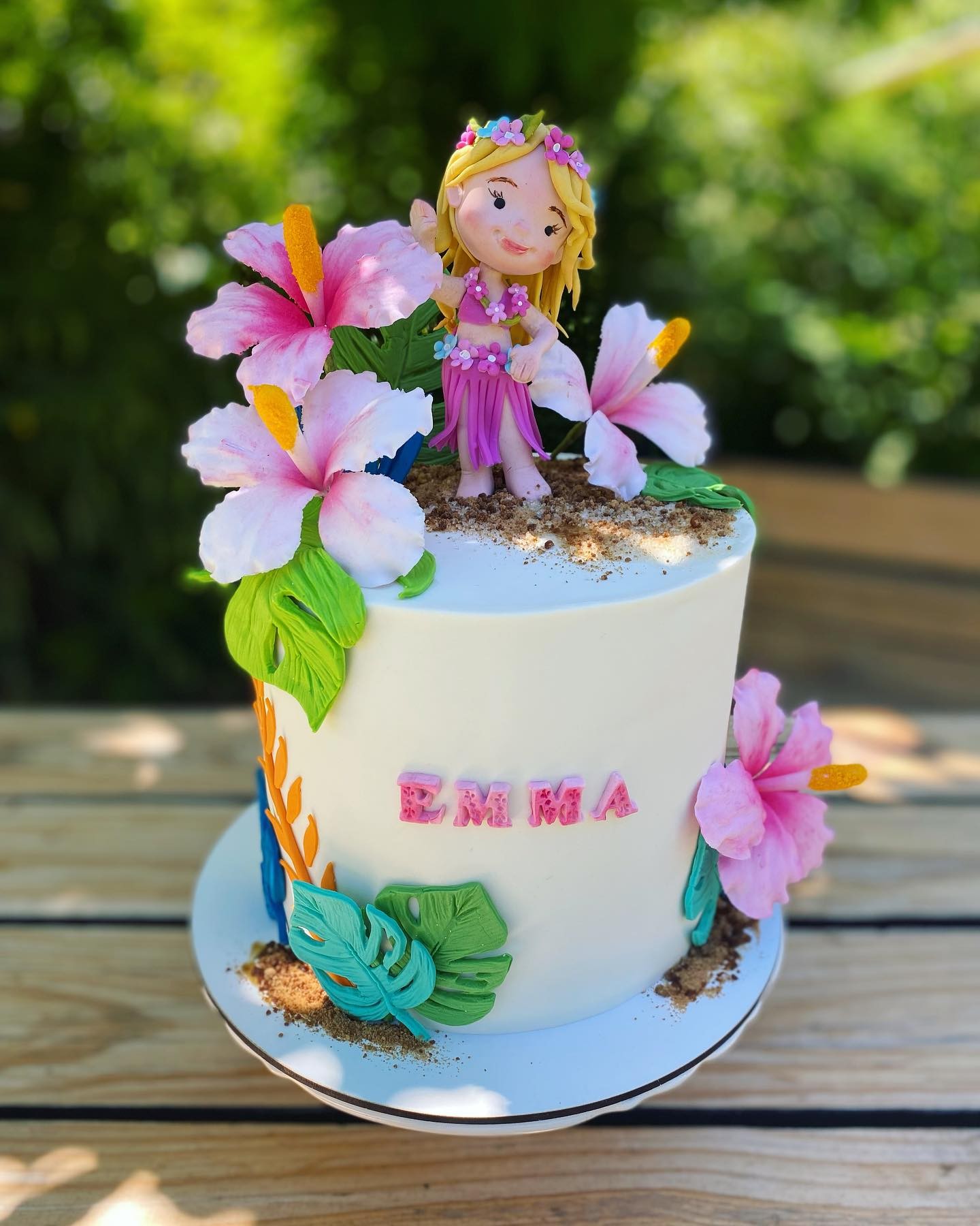 Tropical Hawaiian Themed Cake - Sugar Whipped Cakes Website