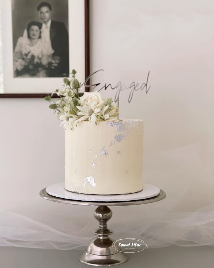 Engagement cake | Floral cake design, Engagement cakes, Engagement cake  design