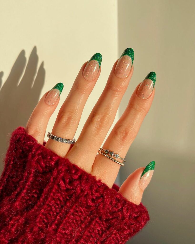 green Christmas nails design inspiration