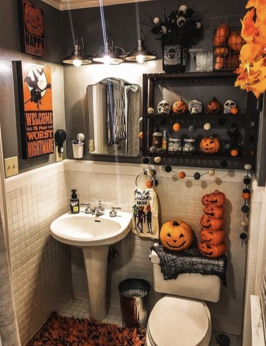 https://www.momooze.com/wp-content/uploads/hallowen-bathroom-decorations-fright-night2.png