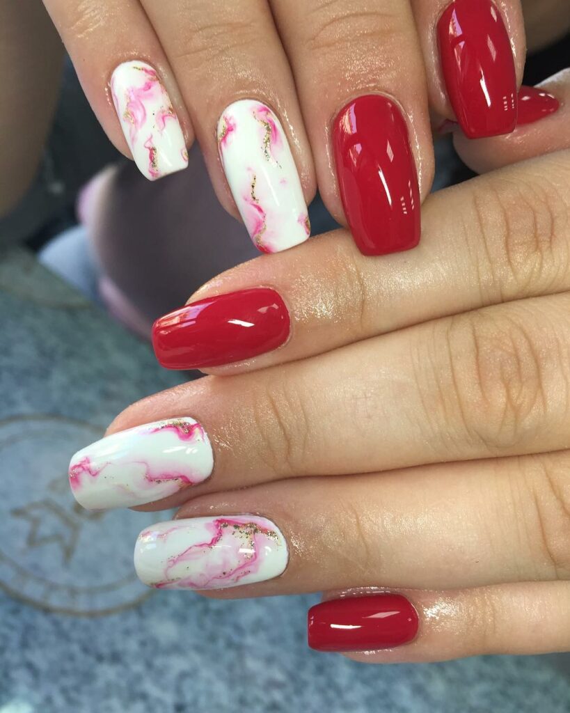 22 Monochrome Nail Designs To Try - The Nail Tech Org