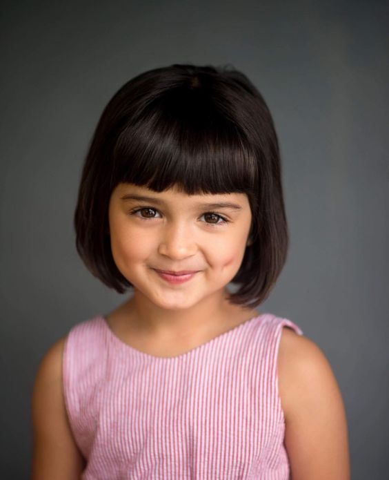 Premium Photo  Asian little girl haircut hairdresser beauty salon